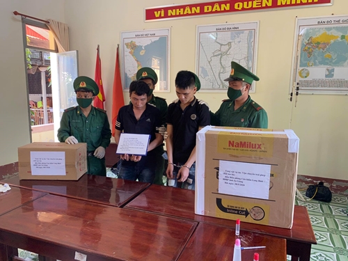 Bộ đội Biên phòng tỉnh An Giang bắt giữ 2 đối tượng vận chuyển 40kg ma túy đá

